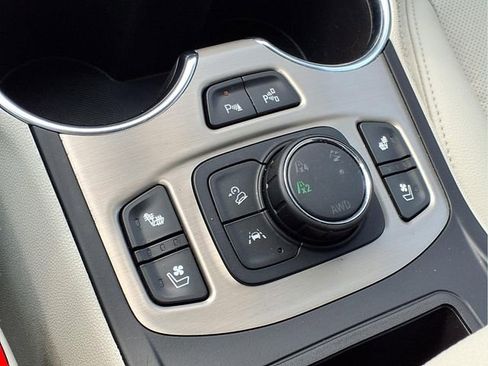 Used 2023 GMC Terrain Denali w/ Denali Premium Package image 16