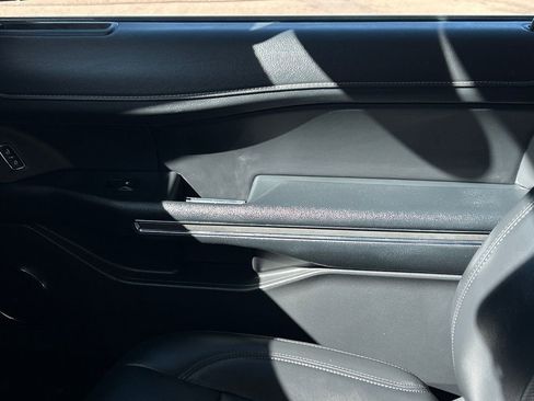 Used 2023 Ford Expedition XLT image 25