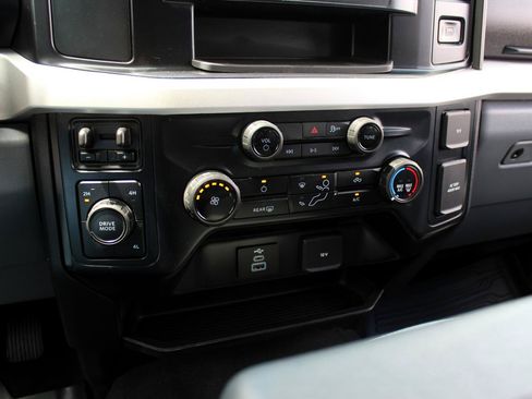 Used 2025 Ford F250 XLT w/ Camper Package AWD/4WD image 30