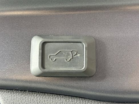 Certified 2020 Toyota RAV4 XLE Premium image 40