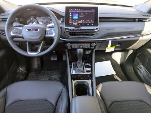 New 2026 Jeep Compass Latitude image 13