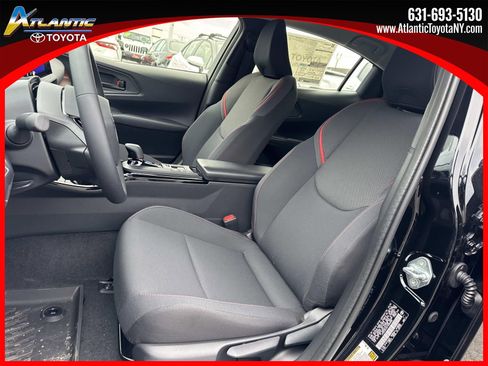 New 2026 Toyota Prius SE image 8