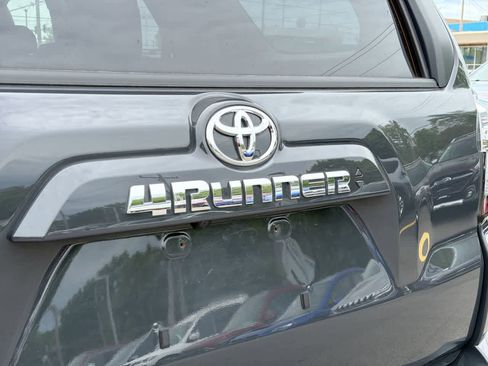 Used 2024 Toyota 4Runner SR5 Premium w/ Moonroof Package AWD/4WD image 17
