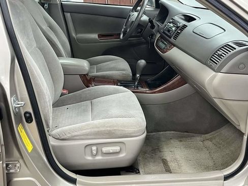 Used 2004 Toyota Camry XLE FWD image 24