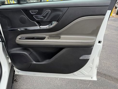 Used 2023 Lincoln Corsair Reserve w/ Equipment Group 201A image 30