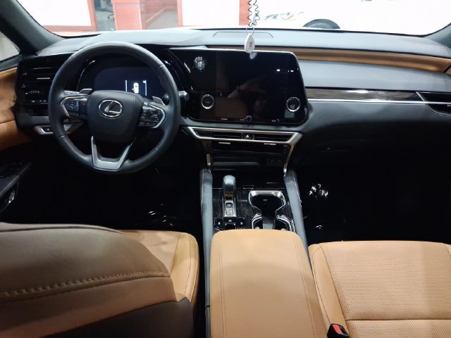 Used 2025 Lexus RX 350 FWD w/ Technology Package image 7