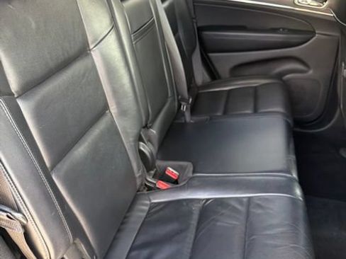 Used 2019 Jeep Grand Cherokee Limited AWD/4WD image 14