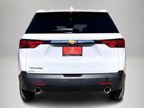 Used 2023 Chevrolet Traverse LS image 6