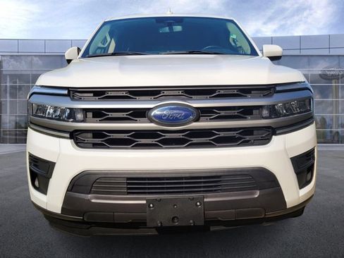 Used 2024 Ford Expedition XLT image 3