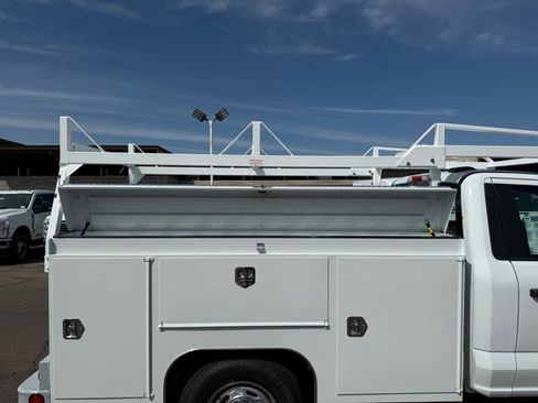 New 2026 Ford F250 XL w/ XL Chrome Package image 10