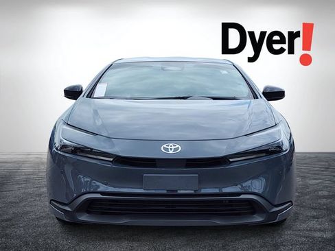 Used 2025 Toyota Prius LE FWD image 9