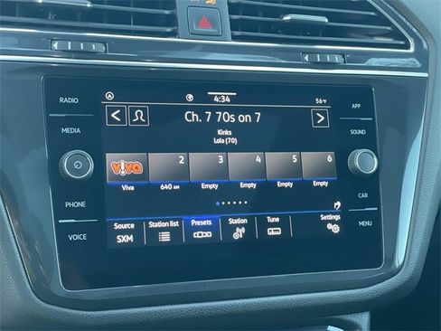 Used 2023 Volkswagen Tiguan SE R-Line image 10