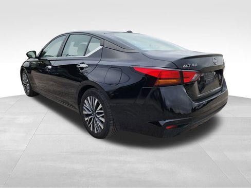 Used 2024 Nissan Altima 2.5 SV image 5