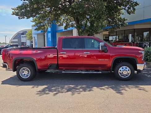 New 2026 Chevrolet Silverado 3500 LTZ w/ LTZ Convenience Package AWD/4WD image 4
