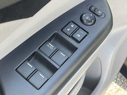 Used 2014 Honda CR-V LX image 12