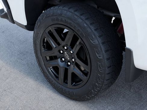 Used 2024 Chevrolet Silverado 1500 LT Trail Boss w/ LT Trail Boss Premium Package AWD/4WD image 14