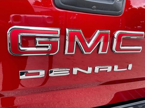 Used 2022 GMC Canyon Denali image 26