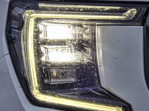 Used 2022 GMC Yukon AT4 w/ Max Trailering Package image 8