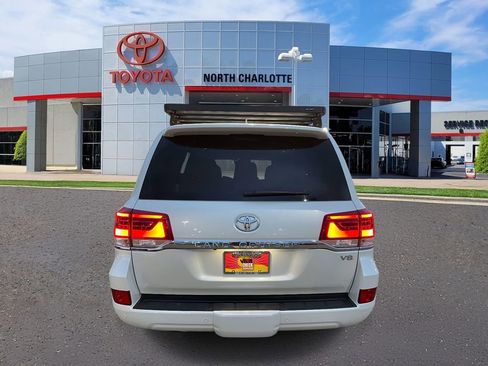 Used 2020 Toyota Land Cruiser Heritage Edition image 9