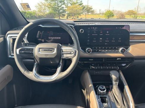 Used 2025 GMC Canyon Denali AWD/4WD image 25