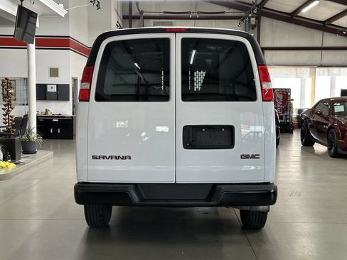 Used 2023 GMC Savana 2500 w/ Driver Convenience Package image 3