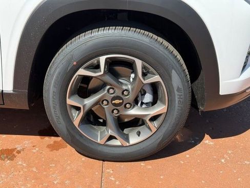 New 2026 Chevrolet Trax LT image 9