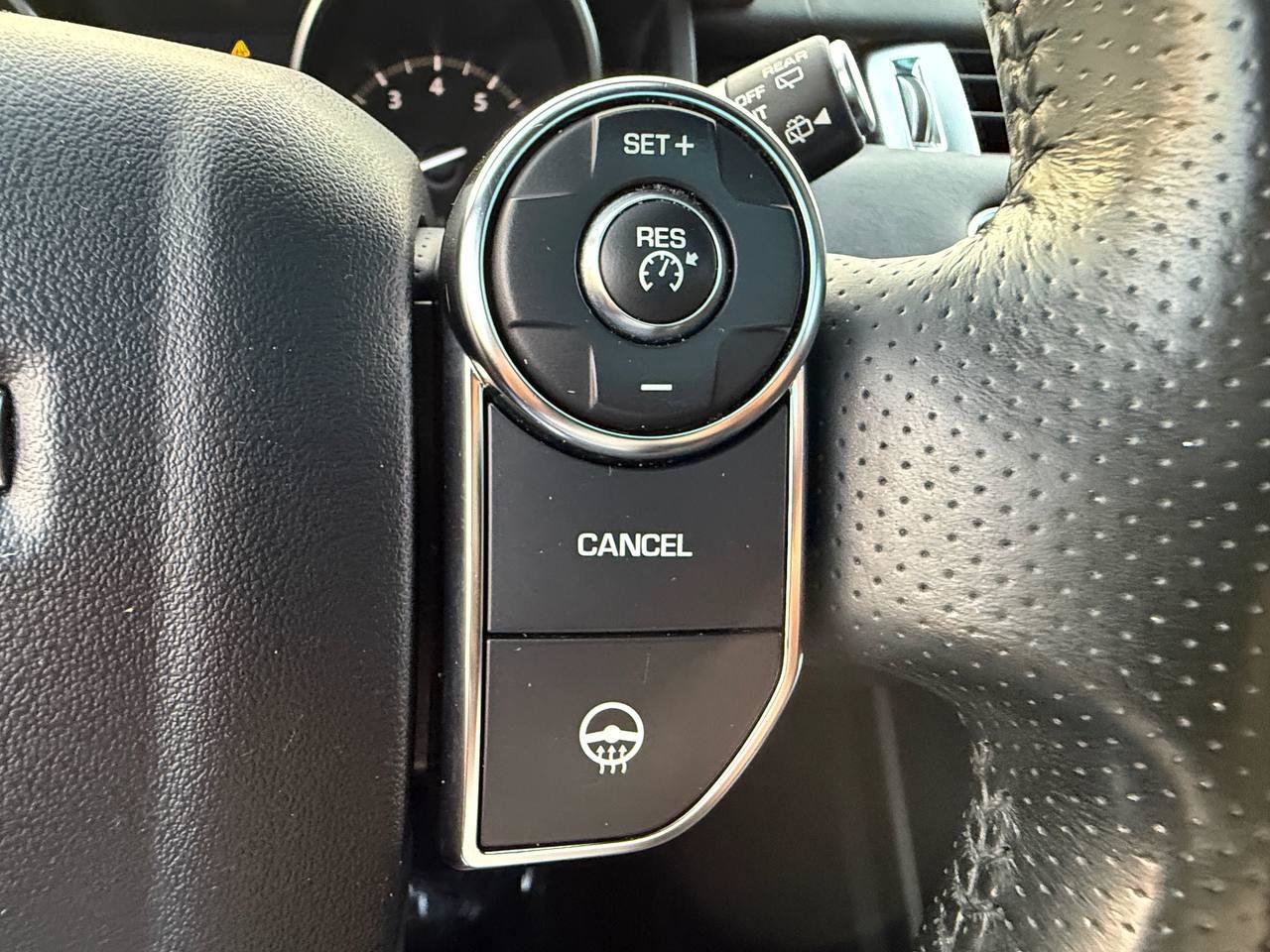Used 2016 Land Rover Range Rover Sport SE AWD/4WD image 41