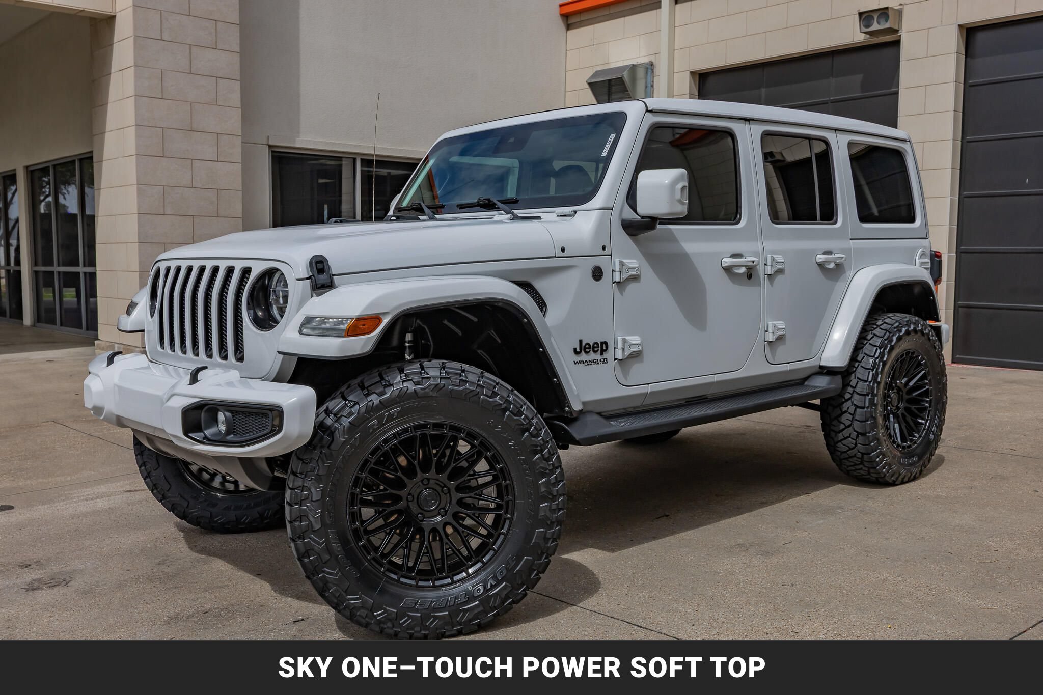 Used 2022 Jeep Wrangler Unlimited Sahara AWD/4WD image 5