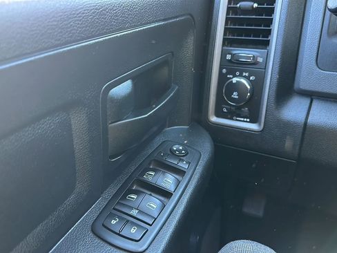 Used 2015 RAM 1500 Express AWD/4WD image 18