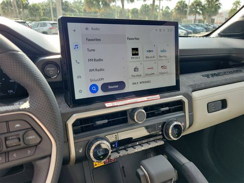 Used 2025 Toyota Tacoma Limited image 23