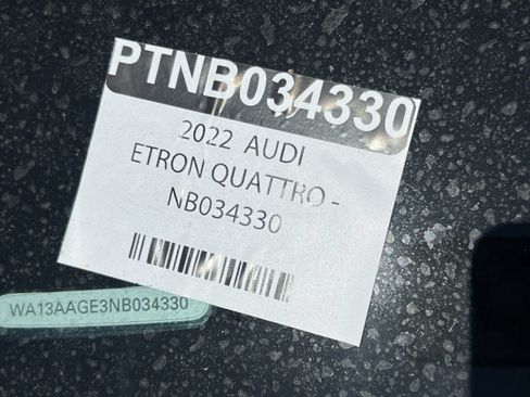 Used 2022 Audi e-tron Prestige AWD/4WD image 3
