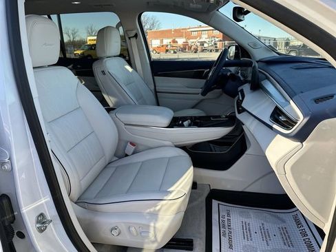 Used 2025 Buick Enclave Avenir w/ Trailering Package, 5000 lbs. image 29