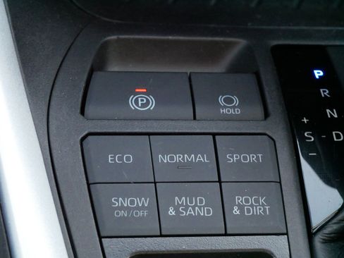 Certified 2024 Toyota RAV4 LE image 28