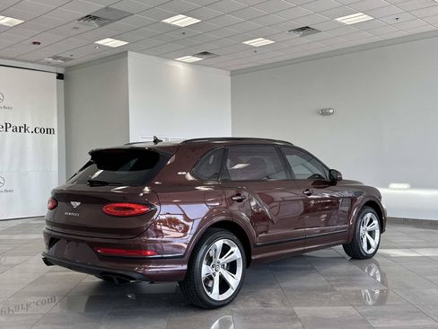 Used 2023 Bentley Bentayga Extended Wheelbase AWD/4WD image 25