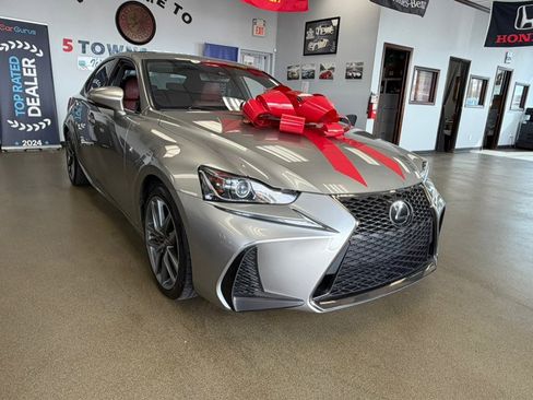 Used 2018 Lexus IS 300 F Sport w/ F Sport Package RWD image 4