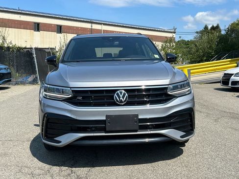 Used 2024 Volkswagen Tiguan SE R-Line AWD/4WD image 6