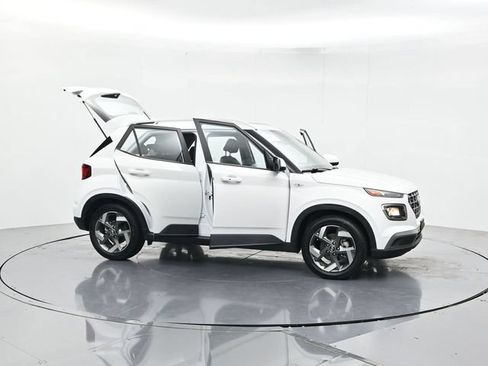 Used 2024 Hyundai Venue SEL FWD image 51