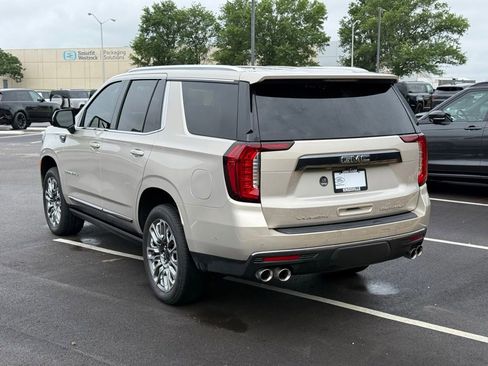 Used 2024 GMC Yukon Denali Ultimate AWD/4WD image 10