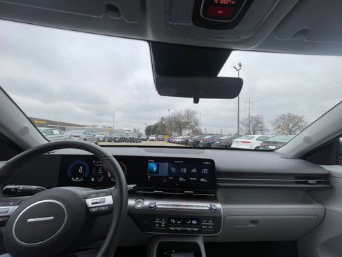 Used 2025 Hyundai Kona SEL image 33