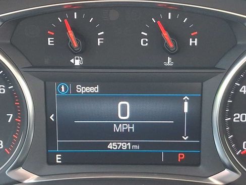 Used 2023 GMC Acadia SLE w/ Driver Convenience Package FWD image 24
