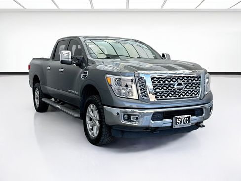 Used 2016 Nissan Titan SL AWD/4WD image 3