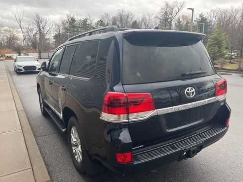 Used 2018 Toyota Land Cruiser Base image 36