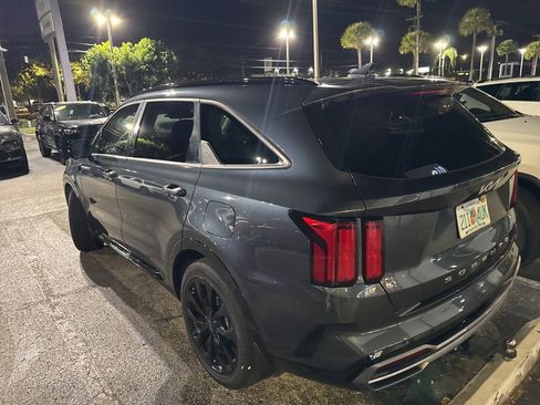 Used 2022 Kia Sorento SX image 4