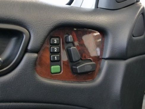 Used 2002 Mercedes-Benz CLK 320 Coupe image 11