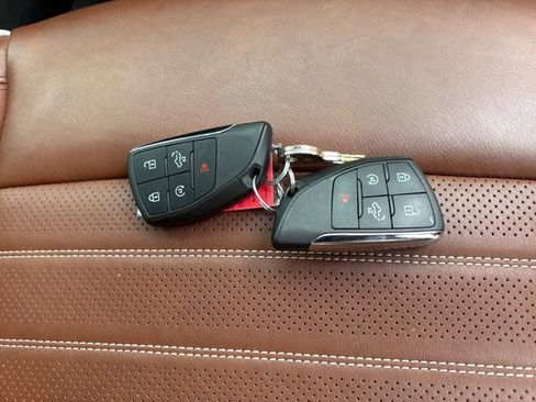 Used 2025 GMC Sierra 2500 Denali Ultimate image 9