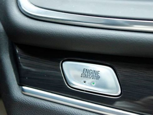 Used 2019 Buick Enclave Essence FWD image 20