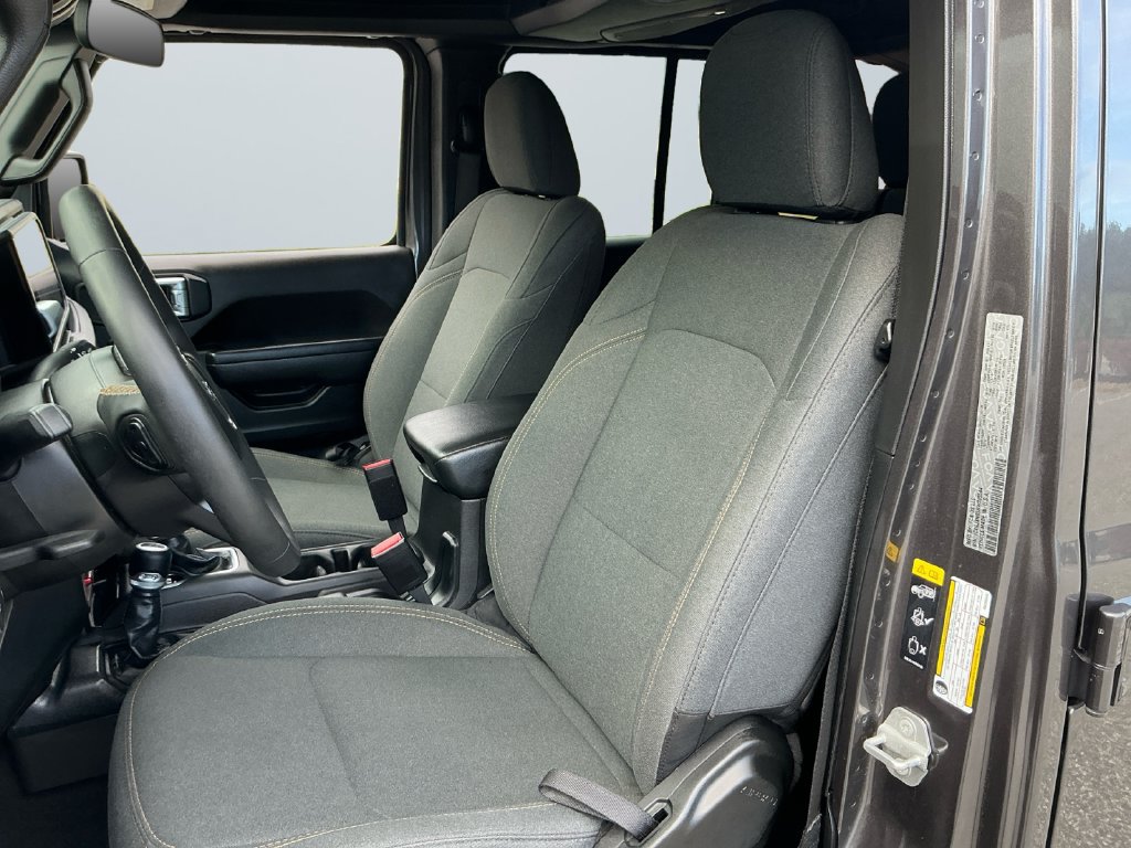 Used 2024 Jeep Wrangler Unlimited AWD/4WD image 10
