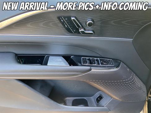 Used 2024 Cadillac Lyriq Luxury AWD/4WD image 2