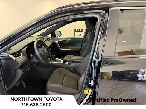 Used 2021 Toyota RAV4 SE w/ Weather & Moonroof Package AWD/4WD image 10