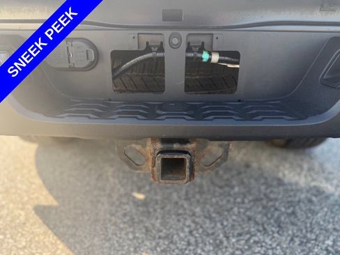 Used 2018 Toyota Tacoma TRD Sport w/ Technology Package AWD/4WD image 14